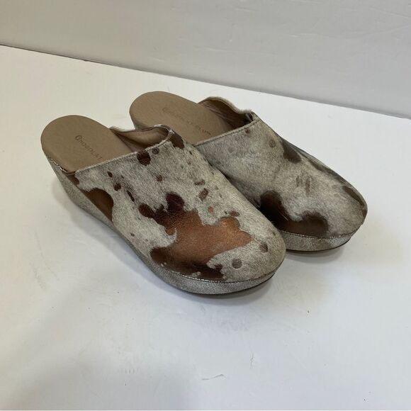 NEW WITHOUT TAGS CHOCOLAT BLU YOMA BRONZE CALF HAIR LEATHER PLATFORM CLOGS. - Picture 2 of 9